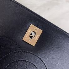 Load image into Gallery viewer, Chanel black trendy in small lambskin, Rose gold hardware
