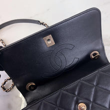 Load image into Gallery viewer, Chanel black trendy in small lambskin, Rose gold hardware
