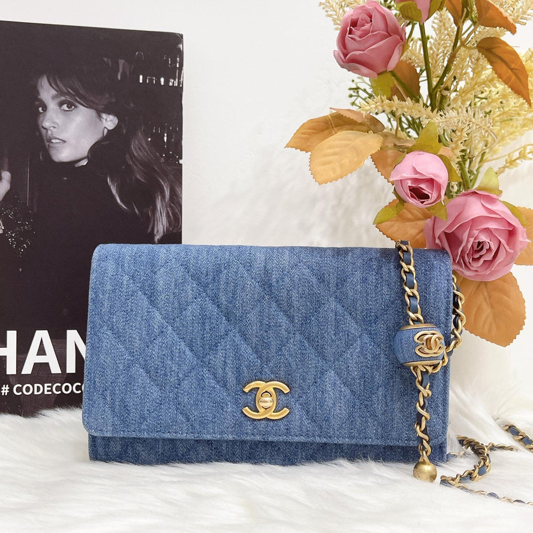 Chanel pearl crush woc denim 22c with box, dust bag, chip