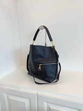 Load image into Gallery viewer, Louis Vuitton melie hobo black
