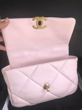 Load image into Gallery viewer, Chanel 19 light pink small, 22p pink
