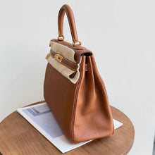 Load image into Gallery viewer, Hermes Kelly 32 Togo leather, gold x gold hdw, stamp A 2017
