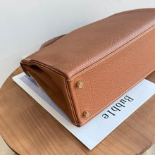 Load image into Gallery viewer, Hermes Kelly 32 Togo leather, gold x gold hdw, stamp A 2017
