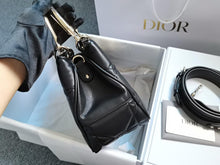 Load image into Gallery viewer, Dior 95.22bag medium black
