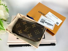 Load image into Gallery viewer, Louis Vuitton monogram key cles pouch
