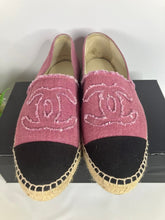 Load image into Gallery viewer, Chanel Pink linen espadrilies, size 42
