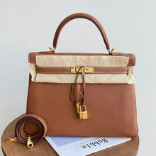 Load image into Gallery viewer, Hermes Kelly 32 Togo leather, gold x gold hdw, stamp A 2017

