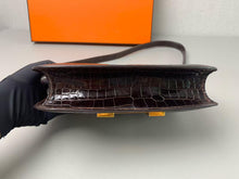 Load image into Gallery viewer, Hermes Vintage Constance 23, brown crocodile
