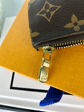 Load image into Gallery viewer, Louis Vuitton monogram key cles pouch
