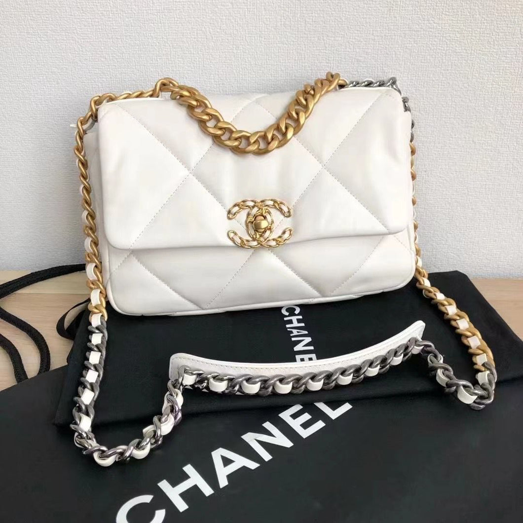 Chanel 19 white lambskin, mixed gold hdw