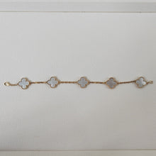 Load image into Gallery viewer, Van Cleef &amp; Arpels (VCA) vintage Alhambra 18k gold bracelet, mother of pearl 5 motifs
