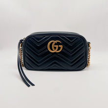 Load image into Gallery viewer, Gucci black Marmont camera bag, size small
