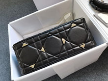 Load image into Gallery viewer, Dior 95.22bag medium black
