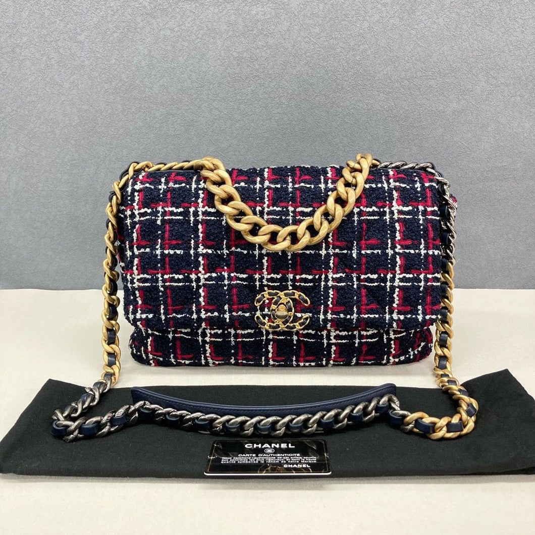 Chanel 19 medium/large tweed, mixed gold hdw