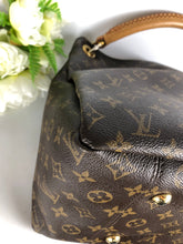 Load image into Gallery viewer, Louis Vuitton monogram artsy
