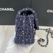 Load image into Gallery viewer, Chanel blue/purple mini tweed, silver hdw
