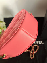 Load image into Gallery viewer, Chanel 22s pink large heart bag, with gold hdw
