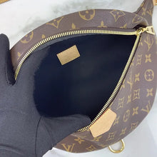 Load image into Gallery viewer, Louis Vuitton classic monogram bumbag
