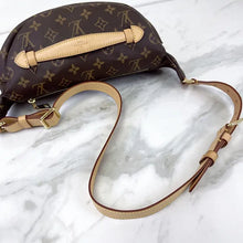 Load image into Gallery viewer, Louis Vuitton classic monogram bumbag
