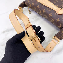 Load image into Gallery viewer, Louis Vuitton classic monogram bumbag
