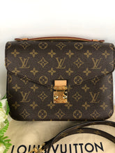 Load image into Gallery viewer, Louis Vuitton Pochette Metis, monogram
