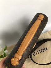 Load image into Gallery viewer, Louis Vuitton Pochette Metis, monogram
