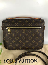 Load image into Gallery viewer, Louis Vuitton Pochette Metis, monogram
