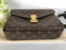 Load image into Gallery viewer, Louis Vuitton Pochette Metis, monogram
