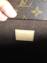 Load image into Gallery viewer, Louis Vuitton Pochette Metis, monogram
