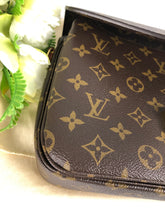 Load image into Gallery viewer, Louis Vuitton Pochette Metis, monogram
