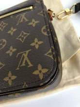 Load image into Gallery viewer, Louis Vuitton Pochette Metis, monogram
