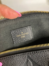 Load image into Gallery viewer, Louis Vuitton black empriente giant monogram speedy bandoulière 25
