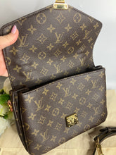 Load image into Gallery viewer, Louis Vuitton monogram pochette metis with strap
