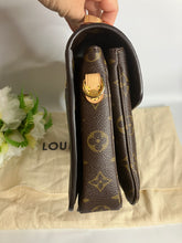 Load image into Gallery viewer, Louis Vuitton monogram pochette metis with strap
