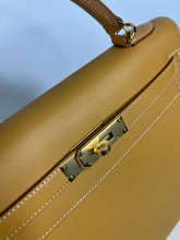 Load image into Gallery viewer, Hermes Kelly 32, stamp square F, Butler leather, gold hdw
