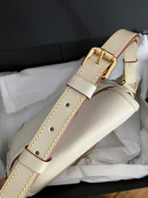 Load image into Gallery viewer, Louis Vuitton white leather Suhali Shoulder bag

