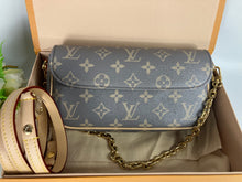 Load image into Gallery viewer, Louis Vuitton Ivy wallet on chain (WOC), glazed monogram, gold hdw
