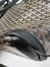 Load image into Gallery viewer, Goyard black Goyardine Artois MM
