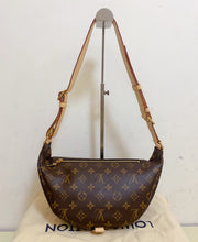 Load image into Gallery viewer, Louis Vuitton classic monogram bum bag
