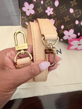 Load image into Gallery viewer, Louis Vuitton X Takashi Murakami Monogram Cherry Blossom Speedy Bandouliere 25 Sakura pink
