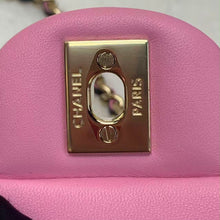 Load image into Gallery viewer, Chanel 23p black/pink two tone mini lambskin with gold hardware
