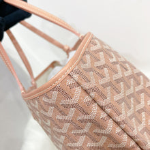 Load image into Gallery viewer, Goyard tote PM size, rare pink colour
