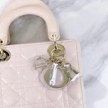 Load image into Gallery viewer, Lady Dior small pink badges
