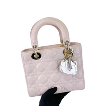 Load image into Gallery viewer, Lady Dior small pink badges
