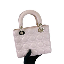 Load image into Gallery viewer, Lady Dior small pink badges
