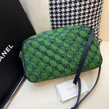 Load image into Gallery viewer, Gucci green marmont crossbody, 24cm
