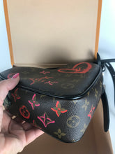 Load image into Gallery viewer, Louis Vuitton fall in love heart bag, HK exclusive limited edition
