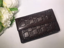 Load image into Gallery viewer, Gucci brown wallet
