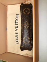 Load image into Gallery viewer, Louis Vuitton cosmetic pouch GM
