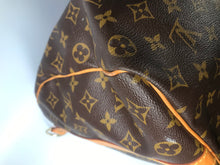 Load image into Gallery viewer, Louis Vuitton vintage keepall 50
